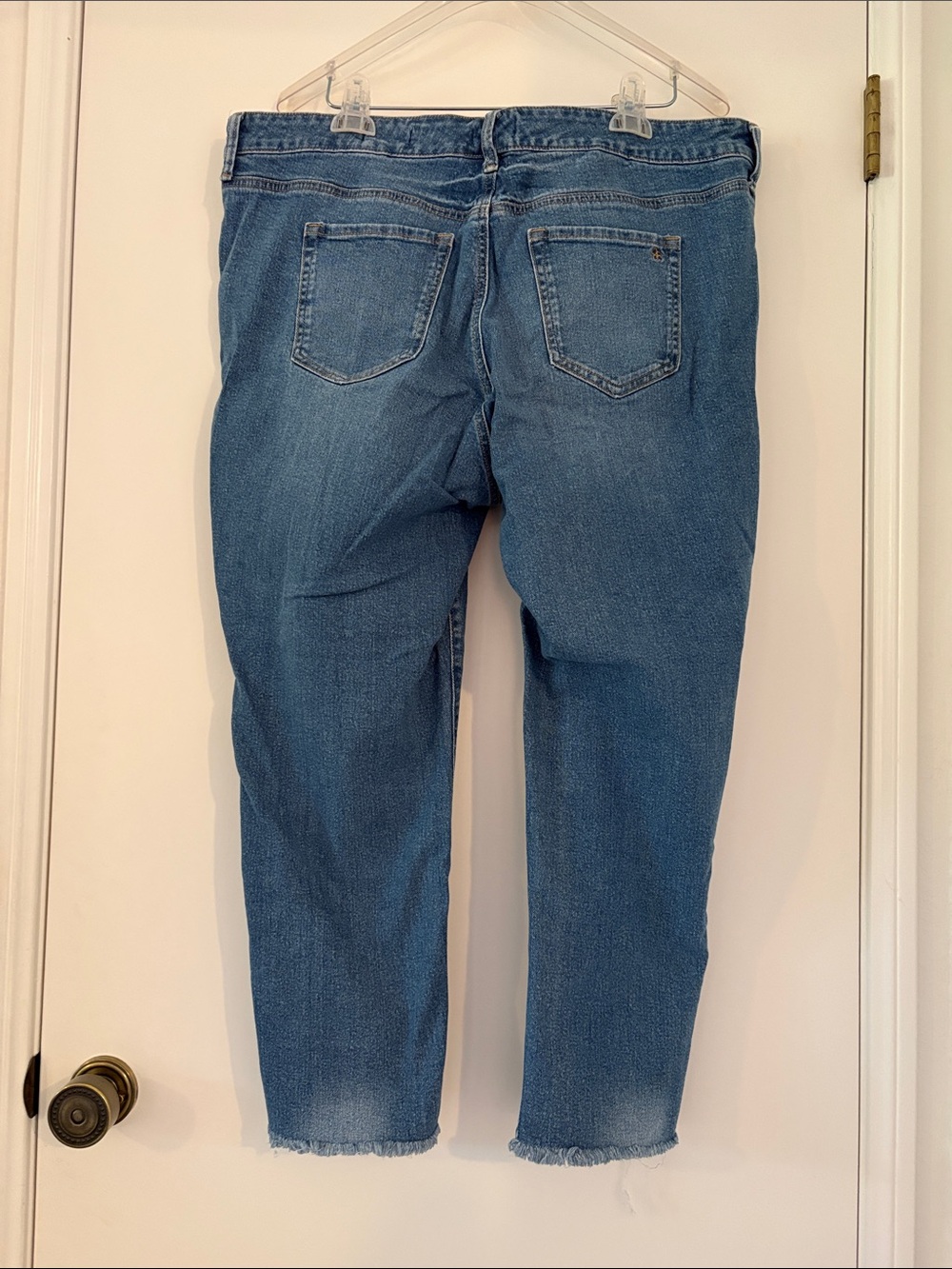 Jessica Simpson Mid-Blue Ankle Crop Straight Jeans - Picture 2 of 5